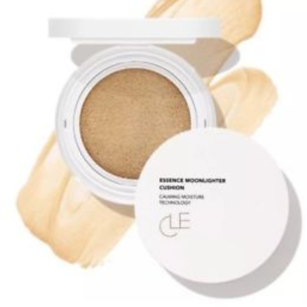 CLE Essence Moonlighter Cushion